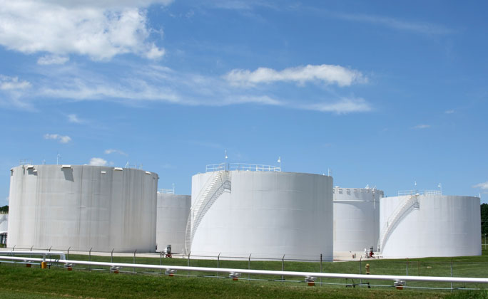 Group of tanks in a tank pit